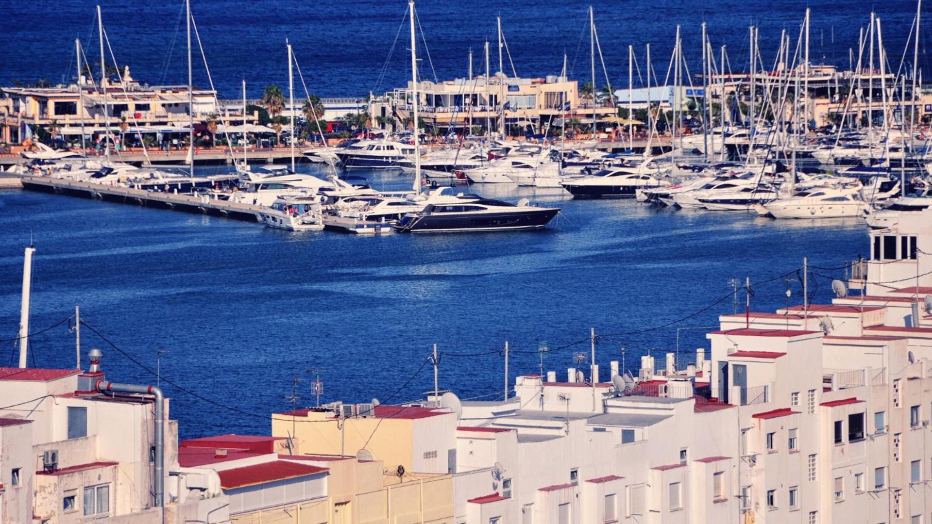 Apartamento Buganvilla Premium Beach And Mountain Denia Bagian luar foto